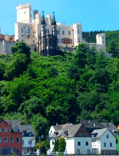 Schifffahrt-mit-Blick-auf-Schloss-Stolzenfels3_©RosiKmitta