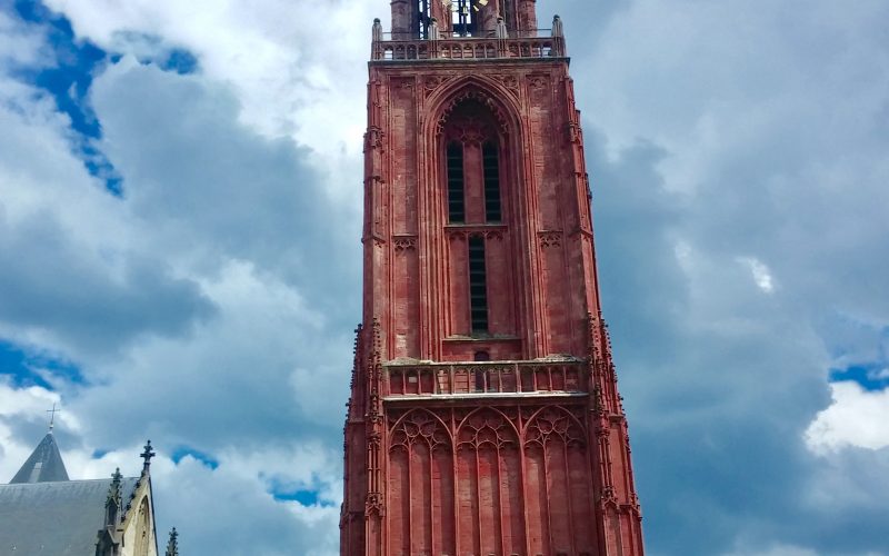 Turm-der-St.Jenskerk-in-Maastricht©RosiKmitta